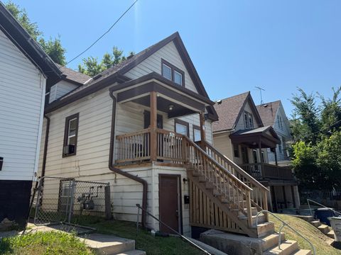Photo of 2544 S 6th St, Milwaukee, WI 53215 (MLS # 1971516)