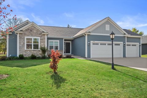 Photo of 7911 W Oakwood Way, Franklin, WI 53132 (MLS # 1946468)