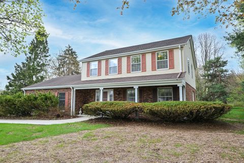 Photo of N79W22315 Bramble Dr, Lisbon, WI 53089 (MLS # 1959462)