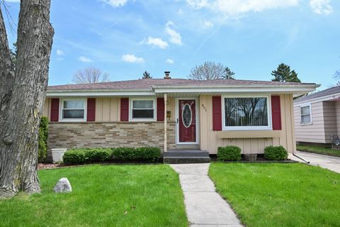 Photo of 907 Roosevelt Ave, Racine, WI 53406 (MLS # 1959407)