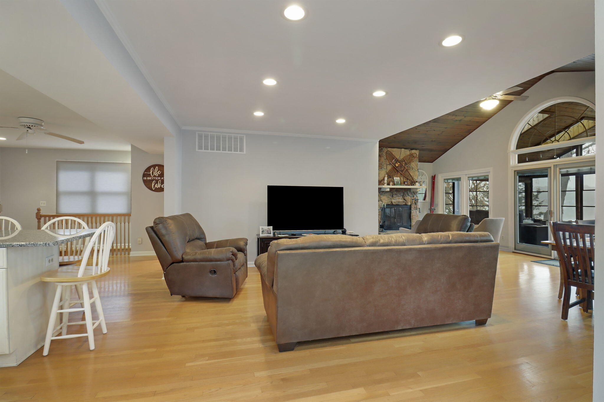 Twin Lakes, Wisconsin 53181, United States, 5 Bedrooms Bedrooms, ,3 BathroomsBathrooms,Residential,Active,255229