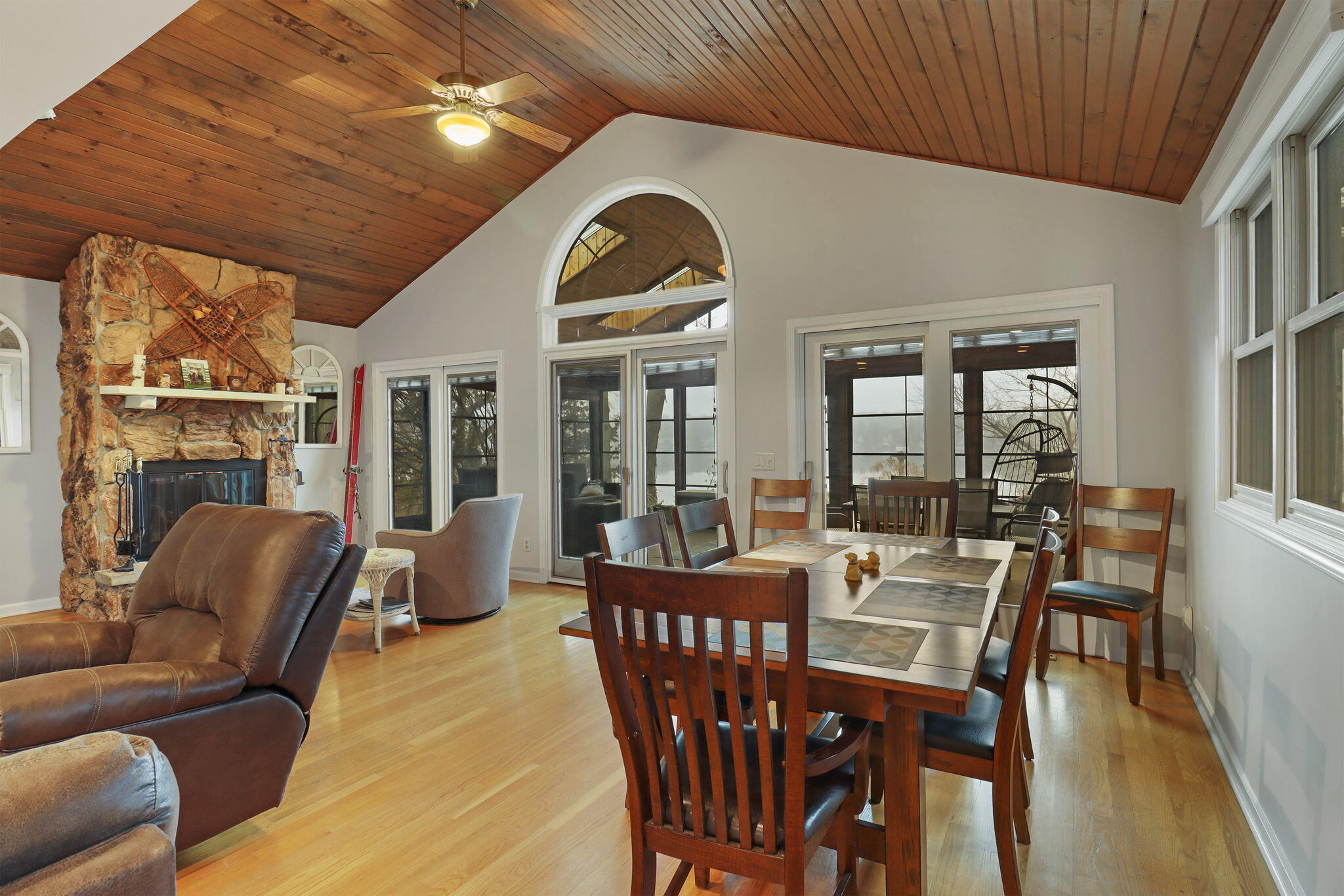 Twin Lakes, Wisconsin 53181, United States, 5 Bedrooms Bedrooms, ,3 BathroomsBathrooms,Residential,Active,255229