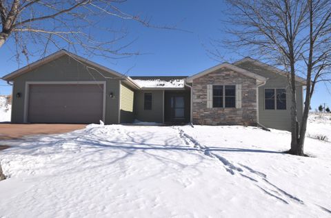 Photo of W1401 Valley View Ct, Ixonia, WI 53036 (MLS # 1948805)
