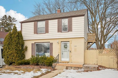 5320 W Melvina St, Milwaukee, WI 53216 - #: 1950333