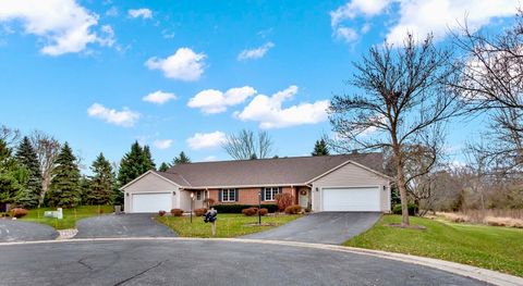 Photo of 4720 Cara Marie Ct, Brookfield, WI 53005 (MLS # 1943428)