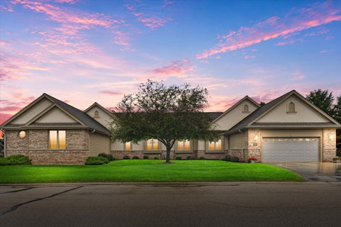 Photo of 111 Eagles Cove Cir, North Prairie, WI 53153 (MLS # 1979681)