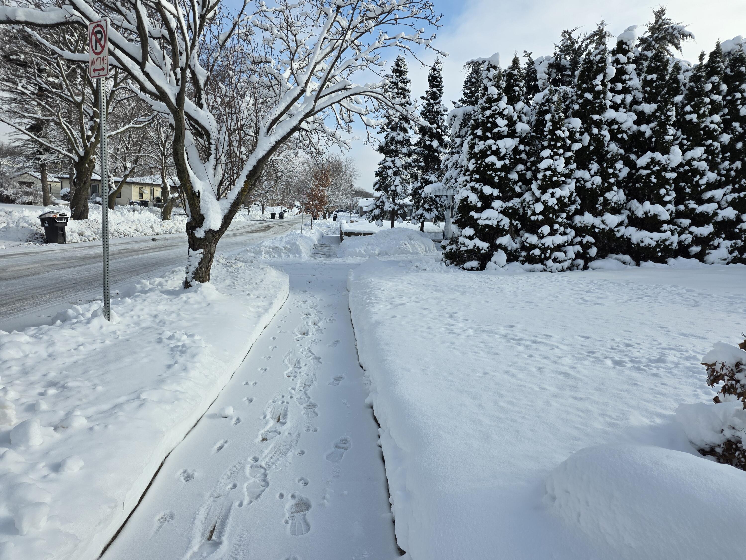 Racine, Wisconsin 53405, United States, 2 Bedrooms Bedrooms, ,1 BathroomBathrooms,Residential,Active,251634