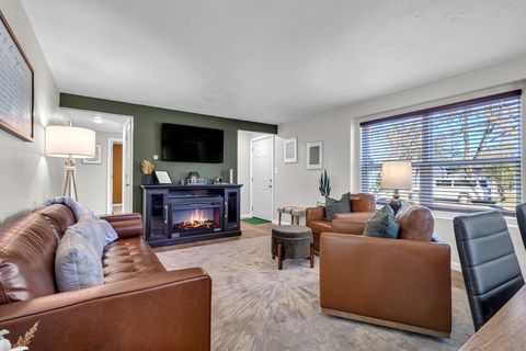 Photo of 1744 13th Ave, Green Bay, WI 54304 (MLS # 1945006)