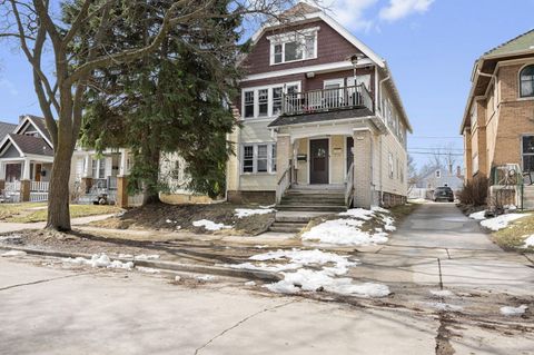 Photo of 2015 N 58th St, Milwaukee, WI 53208 (MLS # 1954927)