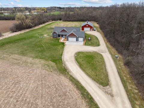 Photo of 14018 N Davis Rd, Mequon, WI 53097 (MLS # 1915050)