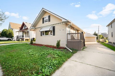 Photo of 946 S 56th St, West Allis, WI 53214 (MLS # 1939534)
