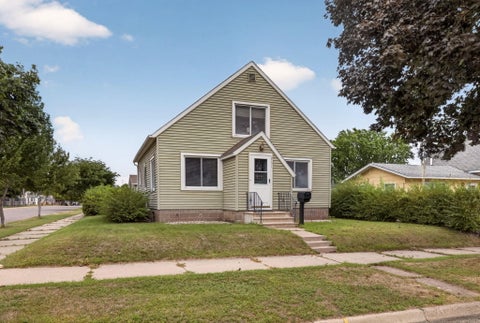 Photo of 2101 Redfield St, La Crosse, WI 54601 (MLS # 1980681)