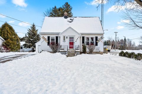 Photo of 4757 Vista Rd, Manitowoc, WI 54220 (MLS # 1944516)