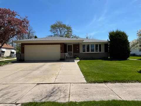Photo of 5354 S 8th St, Milwaukee, WI 53221 (MLS # 1960833)