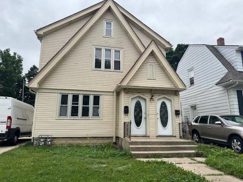 Photo of 4049 N Elmhurst Rd, Milwaukee, WI 53216 (MLS # 1947578)