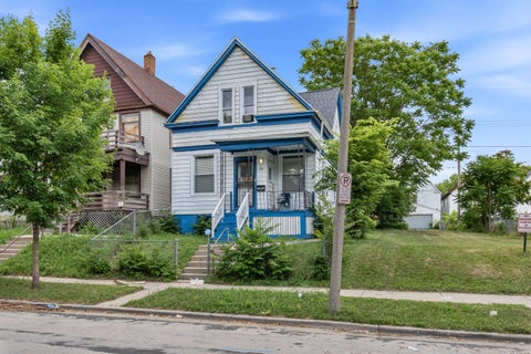 Photo of 2848 N 19th St, Milwaukee, WI 53206 (MLS # 1971577)