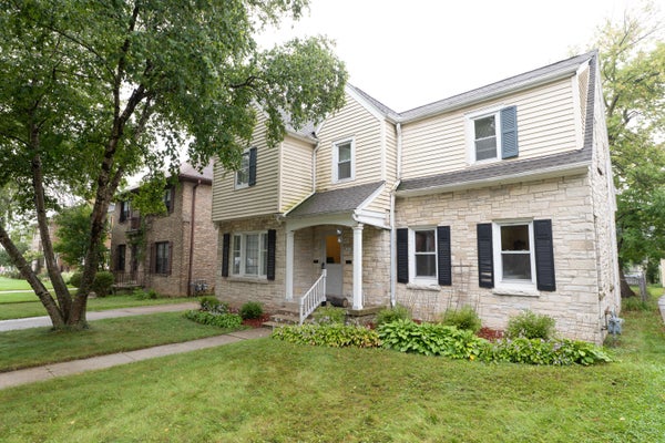 4041 N BARTLETT AVE, MILWAUKEE, WI 53211 - Image 8bbb79bcf87de5dc3043f1876d201e11/2824862505
