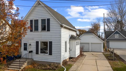 Photo of 507 N Catalpa St, Port Washington, WI 53074 (MLS # 1943933)