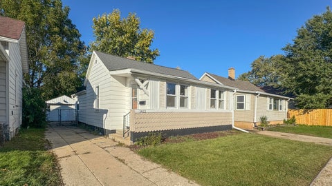 Photo of 1412 78th Pl, Kenosha, WI 53143 (MLS # 1986258)