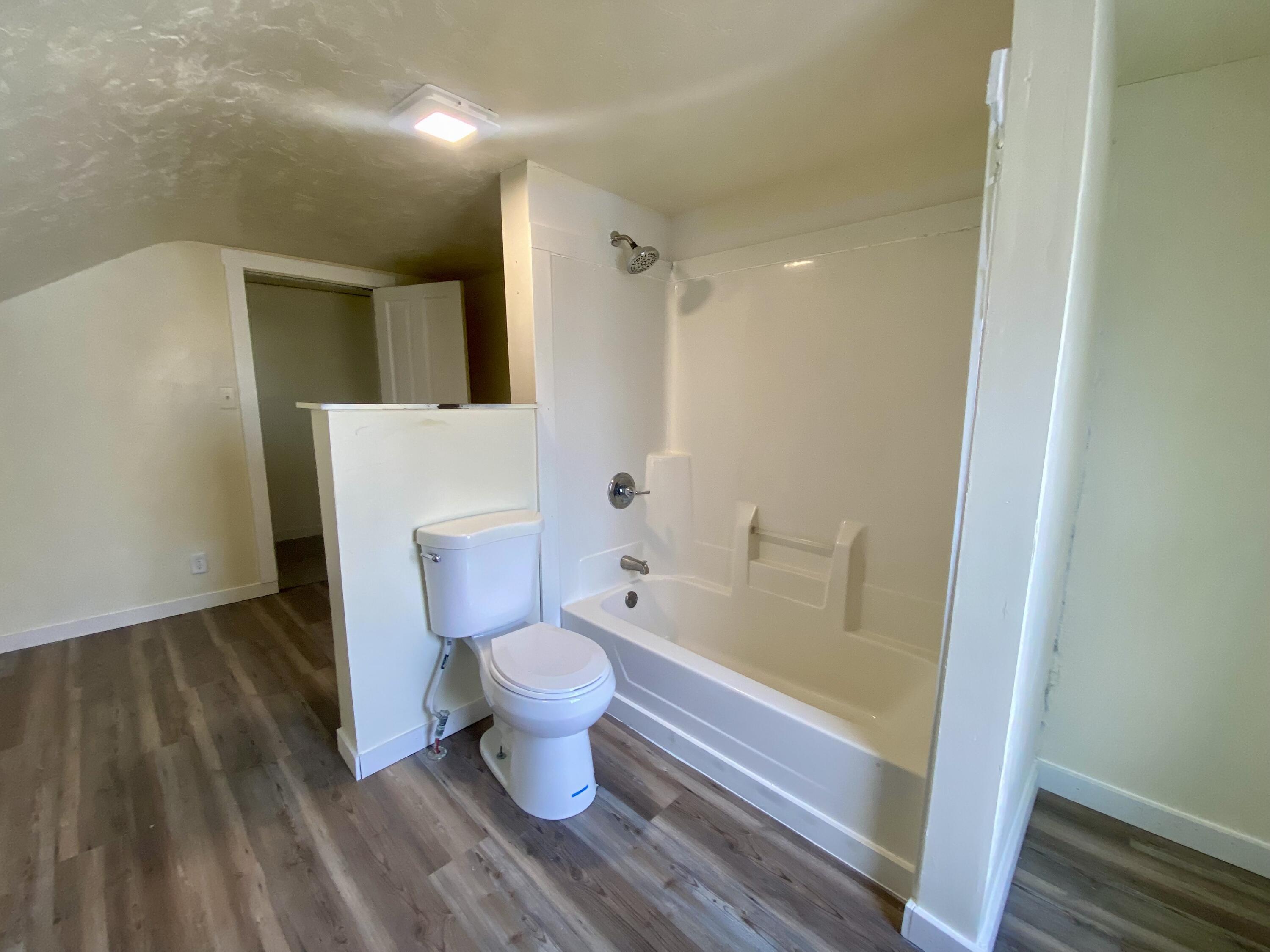 Menasha, Wisconsin 54952, United States, 3 Bedrooms Bedrooms, ,2 BathroomsBathrooms,Residential,Active,93961