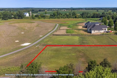 Photo of 705 S Wayfare Trl, Summit, WI 53066 (MLS # 1976968)