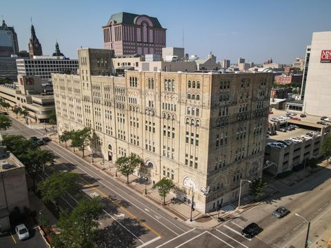 Photo of 270 E Highland Ave, Milwaukee, WI 53202 (MLS # 1952709)