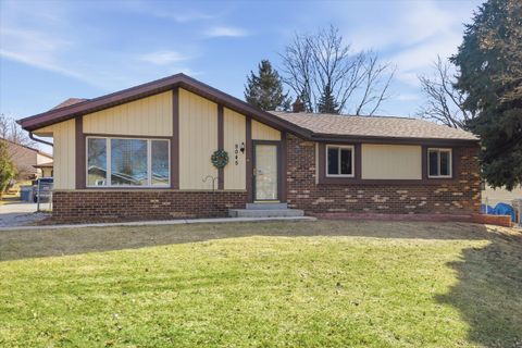 Photo of 9045 W Rochelle Ave, Milwaukee, WI 53224 (MLS # 1951901)