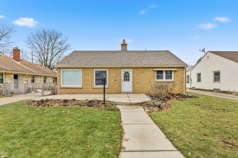 Photo of 2467 S 82nd St, Milwaukee, WI 53219 (MLS # 1948383)