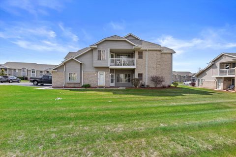 Photo of 6954 S Rolling Meadows Ct, Oak Creek, WI 53154 (MLS # 1959753)