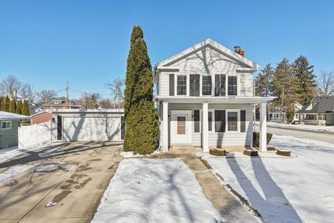 Photo of 310 S University Ave, Beaver Dam, WI 53916 (MLS # 1949548)