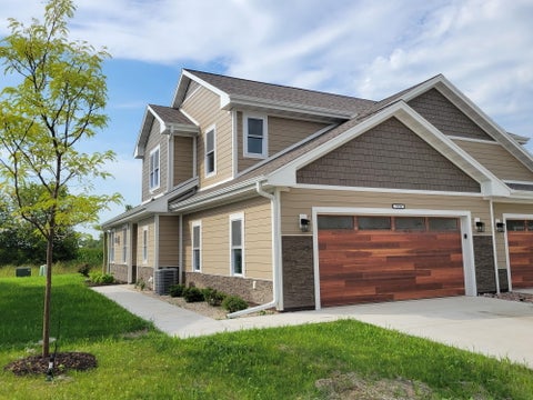 Photo of 3938 Willow Dr, Waukesha, WI 53189 (MLS # 1985319)