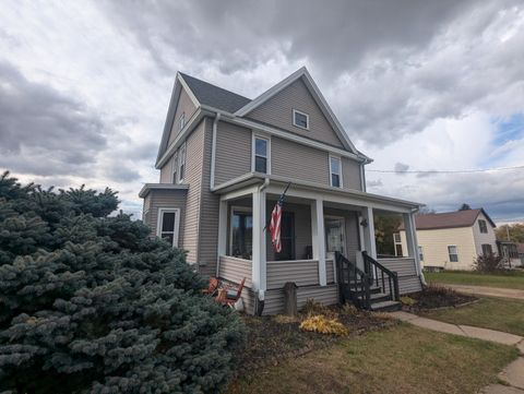 Photo of 916 S Water St, Sparta, WI 54656 (MLS # 1941579)