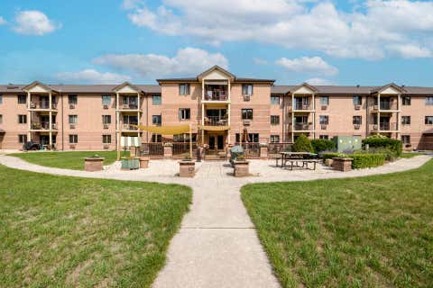 Photo of 530 N Silverbrook Dr, West Bend, WI 53090 (MLS # 1976223)