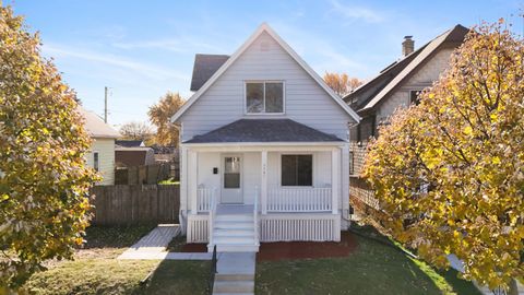 Photo of 5529 W Rogers St, West Allis, WI 53219 (MLS # 1943070)