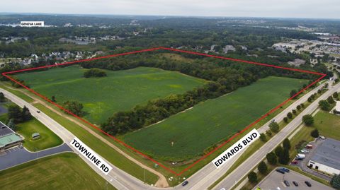 Photo of Lt0 S Edwards Blvd, Lake Geneva, WI 53147 (MLS # 1900911)