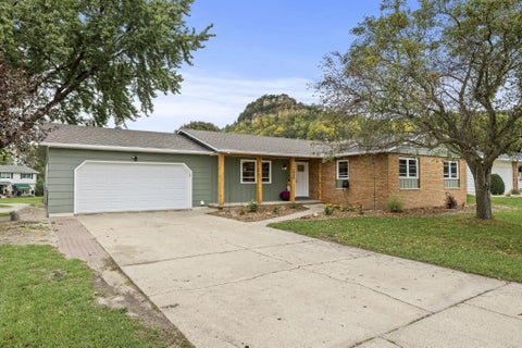 Photo of 2905 Farnam St, La Crosse, WI 54601 (MLS # 1982704)