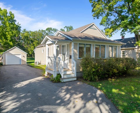 Photo of 525 Spring St, Lake Geneva, WI 53147 (MLS # 1983573)