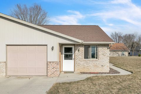 Photo of 1506 Mason St, New Holstein, WI 53061 (MLS # 1955792)