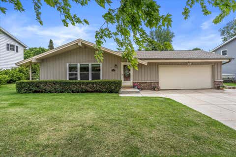 Photo of 1139 Dogwood Ln, Waukesha, WI 53189 (MLS # 1965888)
