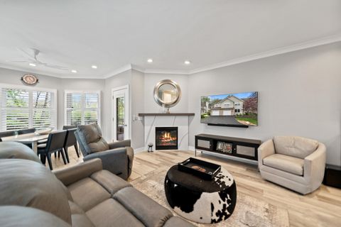Photo of 401 Abbey Ridge Ct, Fontana, WI 53125 (MLS # 1960763)