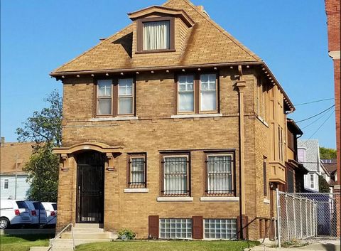 Photo of 2634 N Dr Martin Luther King Jr Dr, Milwaukee, WI 53212 (MLS # 1908390)