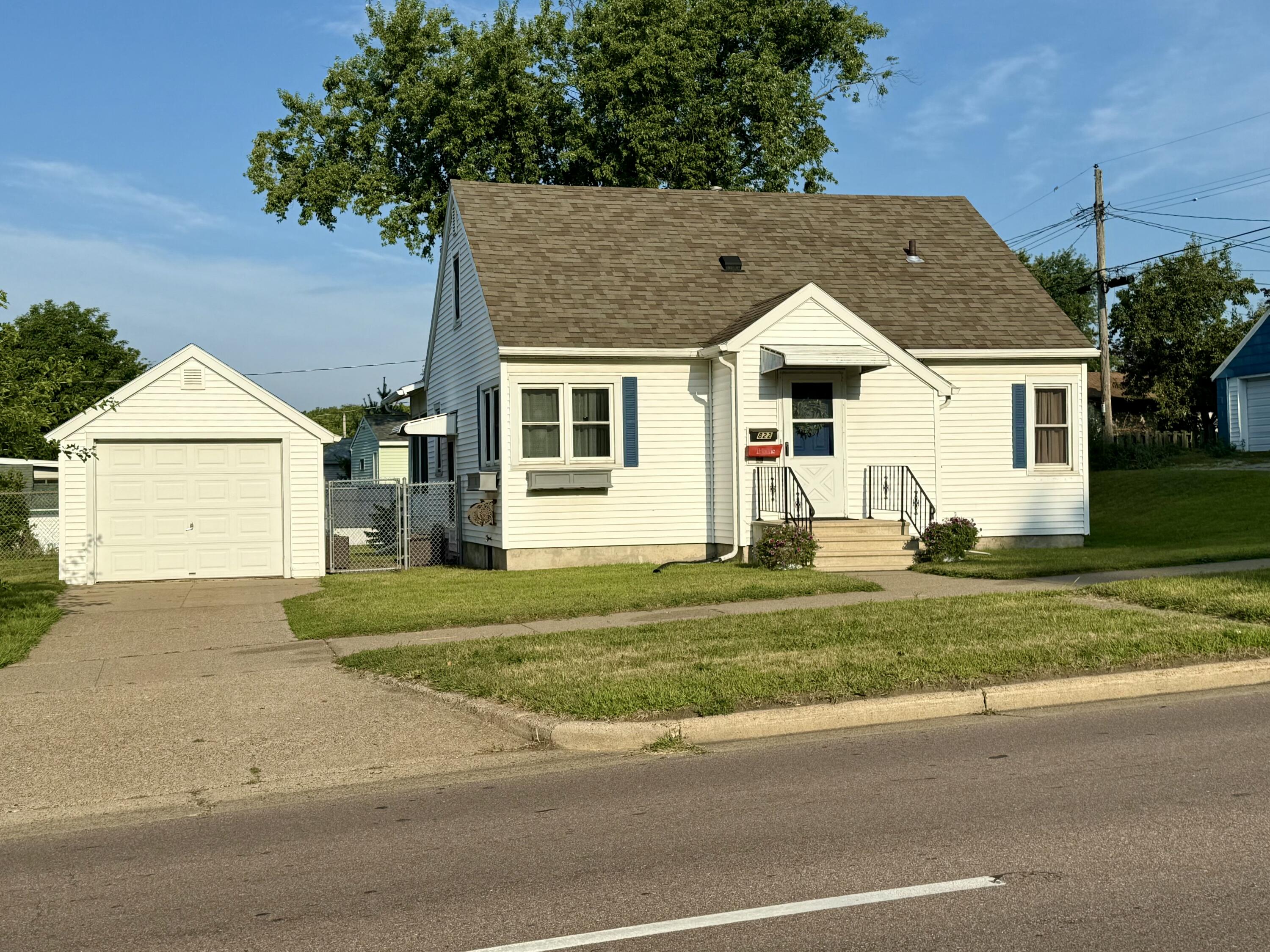 822 Losey Blvd S, La Crosse, WI 54601 | MLS 1931050