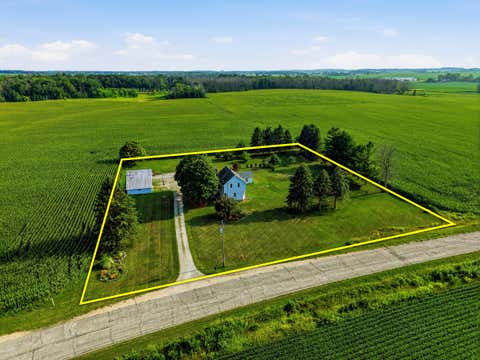 Photo of 9817 Old 151 Rd, Manitowoc Rapids, WI 54220 (MLS # 1975745)
