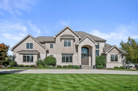Photo of 1649 Spring Valley Rd, Hartland, WI 53029 (MLS # 1984917)