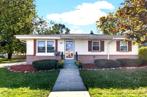 Photo of 4919 55th St, Kenosha, WI 53144 (MLS # 1985976)