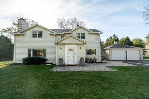 Photo of 1933 W Donges Bay Rd, Mequon, WI 53092 (MLS # 1942973)