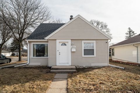 Photo of 4874 N 73rd St, Milwaukee, WI 53218 (MLS # 1951714)