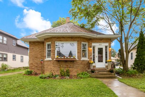 Photo of 5113 W Wells St, Milwaukee, WI 53208 (MLS # 1938904)