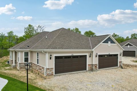 Photo of W204N17665 Laurel Pl, Jackson, WI 53037 (MLS # 1958557)