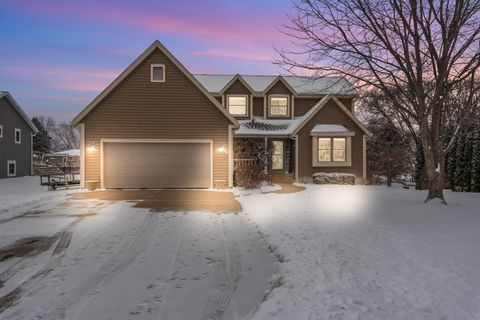 Photo of W1072 Hilltop Rd, Rubicon, WI 53078 (MLS # 1947730)
